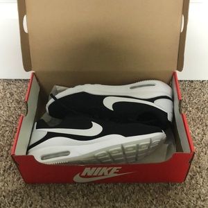 Nike Air Tennis Shoes